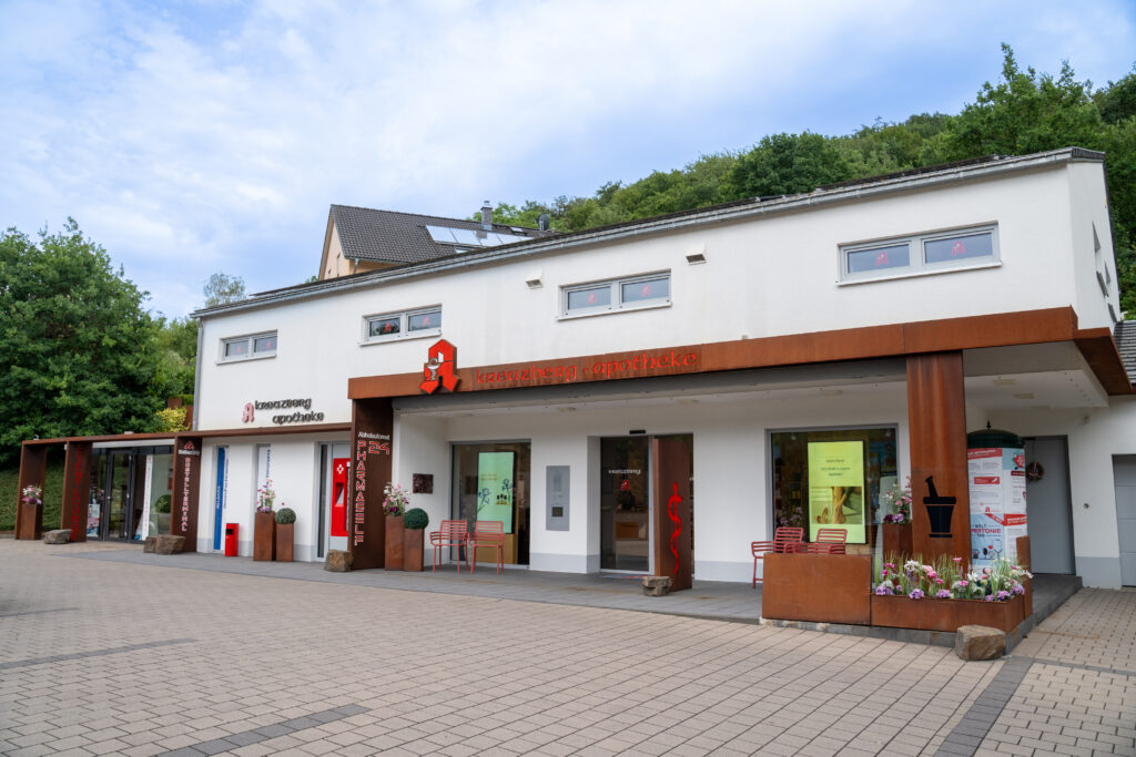 Filiale der Kreuzberg Apotheke von Außen